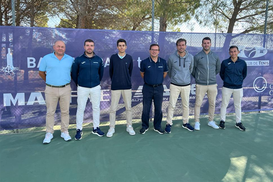 Equipo arbitral en el primer internacional ITF femenino de Yecla