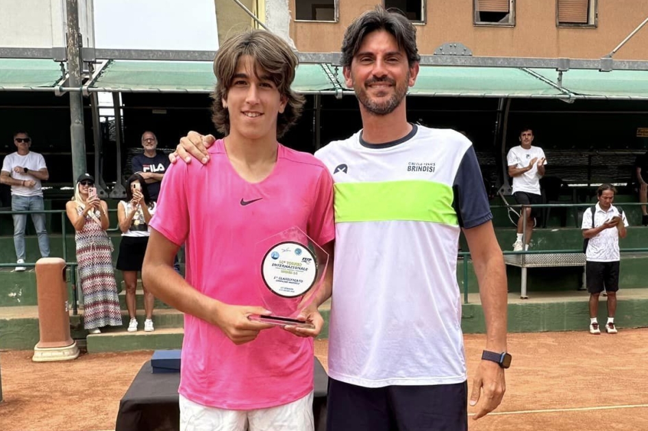 Triunfo de scar Casas, y finales de Daniel Eusamio y Alberto Pulido en el circuito europeo