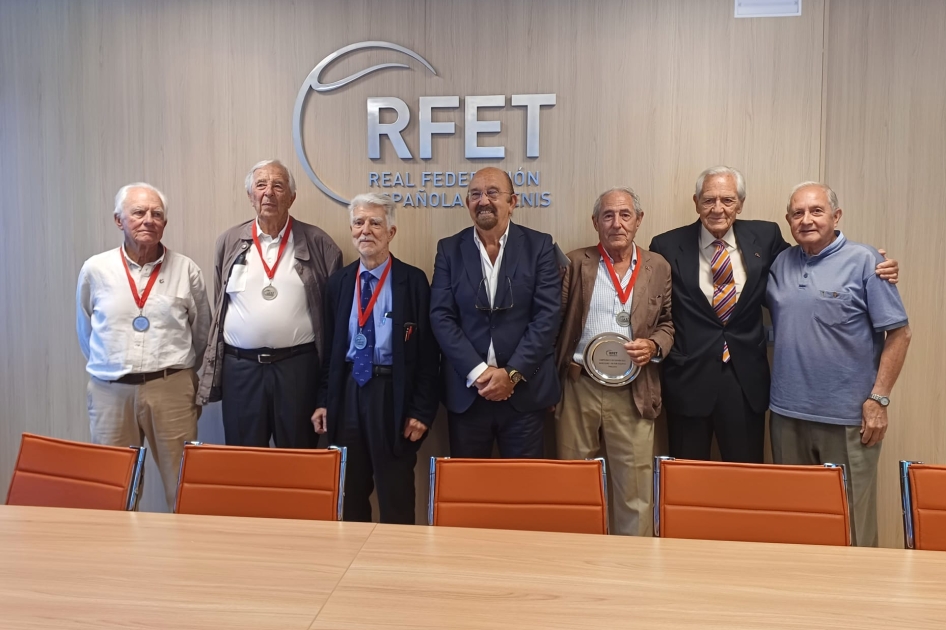 La RFET homenajea a los jugadores de un Campeonato de Tenis de Veteranos +85 único en Europa