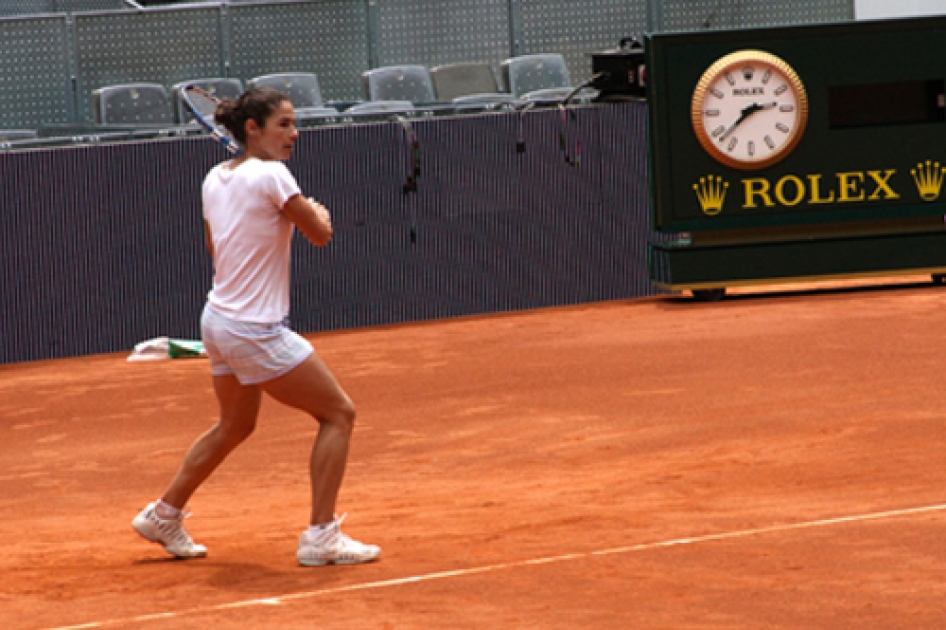 Virginia Ruano se despide de Madrid tras caer ante Arantxa Parra