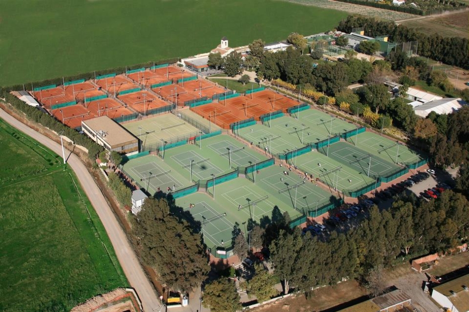 El circuito mundial de veteranos visita la Emilio Snchez Academy de El Prat de Llobregat
