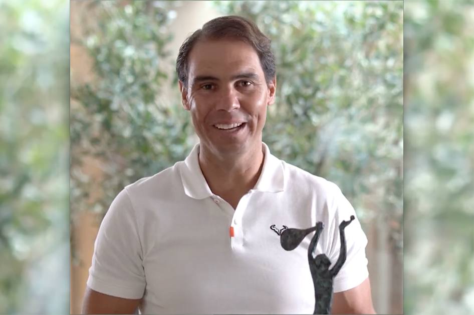 Nadal recibe el premio que le acredita como Campeón del Mundo de 2022 Nadal recibe el premio que le acredita como Campeón del Mundo de 2022