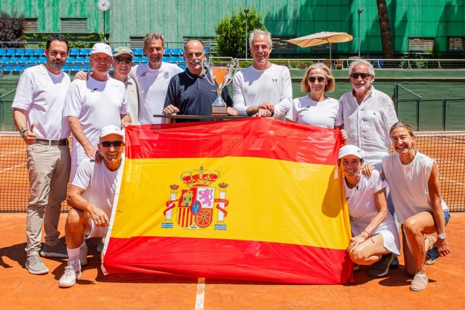 El IC Espaa levanta el Abdesselam Trophy 2023 en el Club de Tenis Chamartn