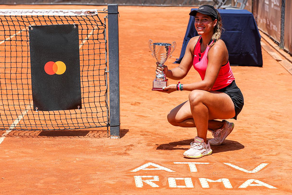 Jessica Bouzas gana su primer título de 60 mil dólares en Roma Jessica Bouzas gana su primer título de 60 mil dólares en Roma