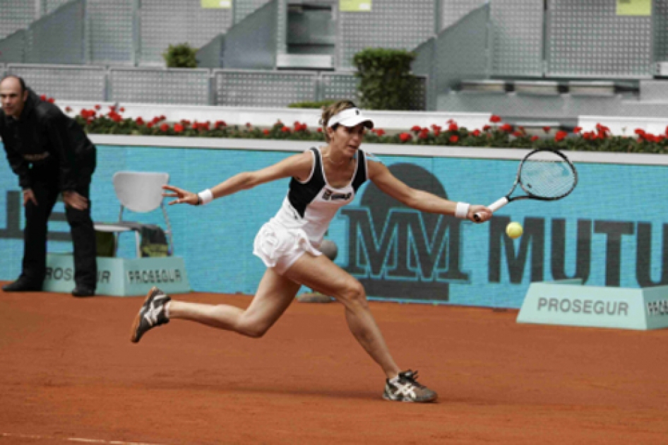 M Jos Martnez vuelve a tropezar con Stosur y Anabel Medina ya est en octavos