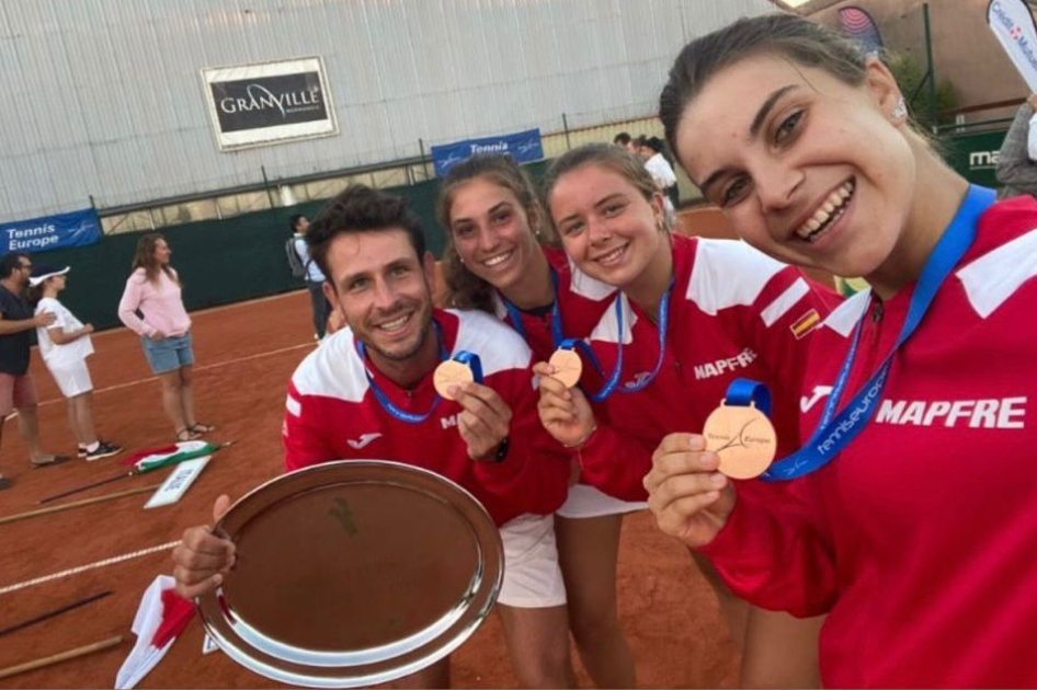 La Selección Española MAPFRE Júnior Femenina se cuelga el bronce en el Europeo La Selección Española MAPFRE Júnior Femenina se cuelga el bronce en el Europeo