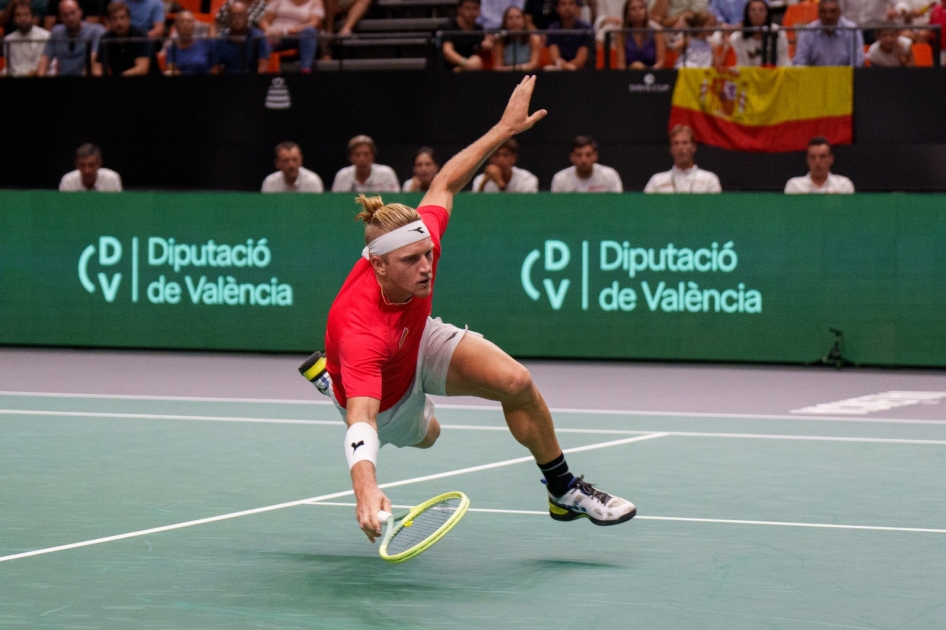 España se ve superada por Chequia en su debut en la Copa Davis de Valencia