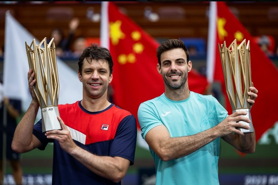 Marcel Granollers y Horacio Zeballos conquistan Shanghái y se acercan al Masters Marcel Granollers y Horacio Zeballos conquistan Shanghái y se acercan al Masters