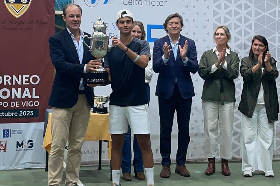 Alejo Snchez Qulez suma su segundo ttulo profesional en Vigo ante Jorge Martnez