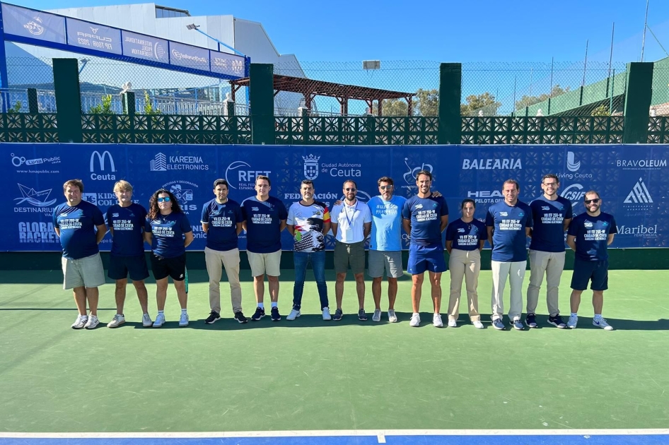 Equipo arbitral en el ITF femenino de Ceuta Equipo arbitral en el ITF femenino de Ceuta