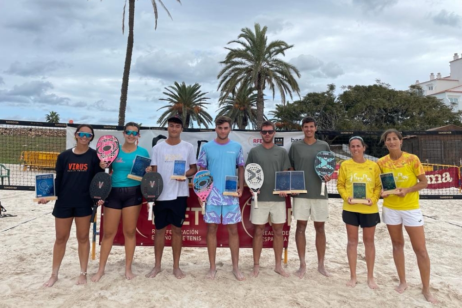 Victorias de Filella/Torres y Ruiz/Rodríguez en la Liga MAPFRE de Tenis Playa de Menorca
