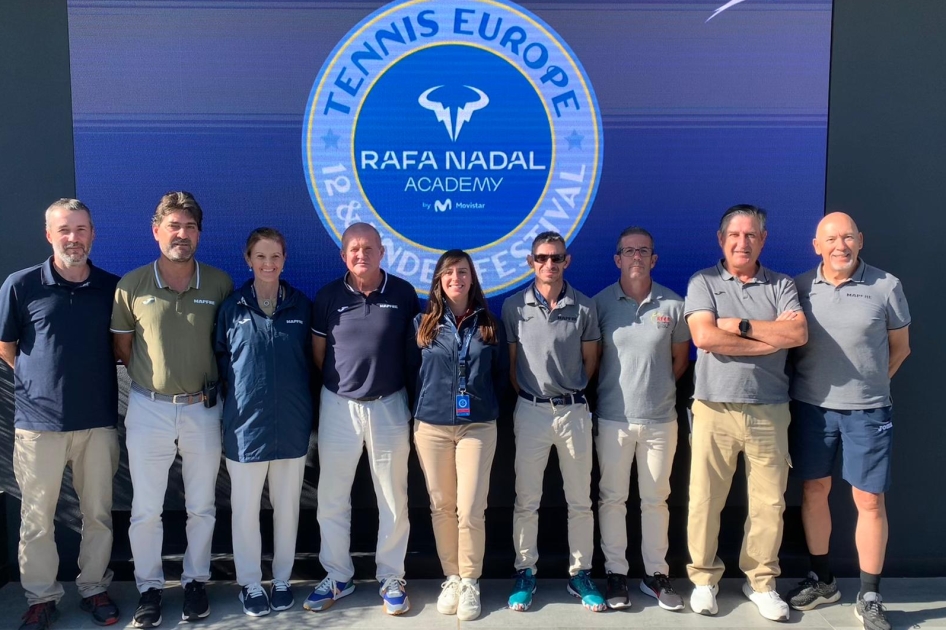 Equipo arbitral en el Tennis Europe 12 & Under Festival de Manacor Equipo arbitral en el Tennis Europe 12 & Under Festival de Manacor