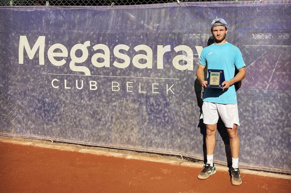 Max Alcalá firma su segunda final del año en Antalya