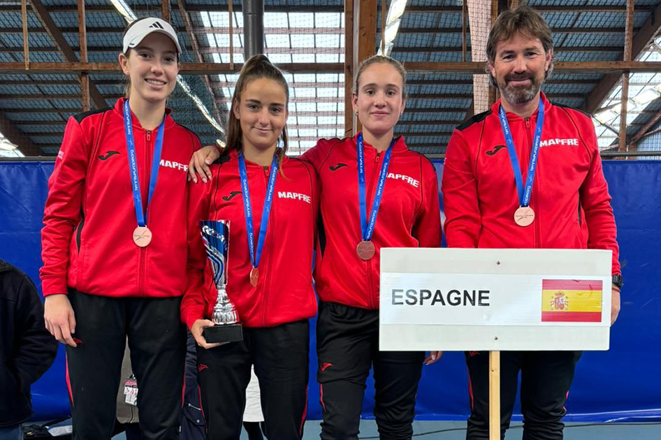 La Selección Española MAPFRE Sub'16 femenina se cuelga el bronce en la Winter Cup La Selección Española MAPFRE Sub'16 femenina se cuelga el bronce en la Winter Cup