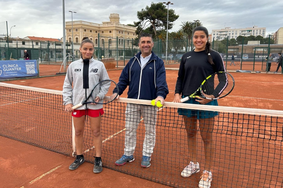 Ruth Roura se lleva el duelo ante Charo Esquiva en la final del jnior de Valencia