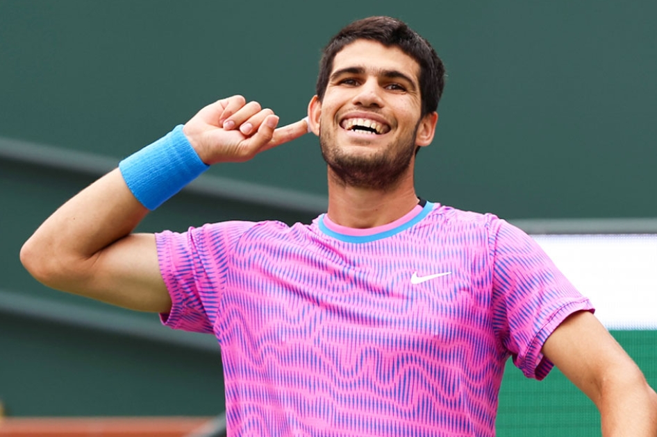 Alcaraz vuelve a sonrer en el desierto de Indian Wells