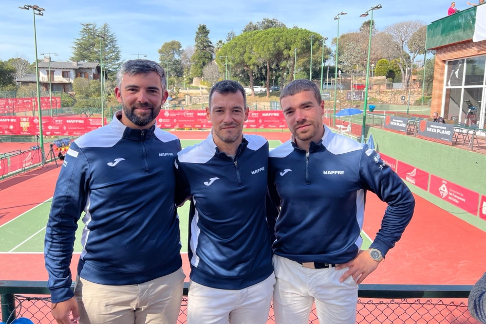 Equipo arbitral en el ITF Masculino de Les Franqueses del Valls