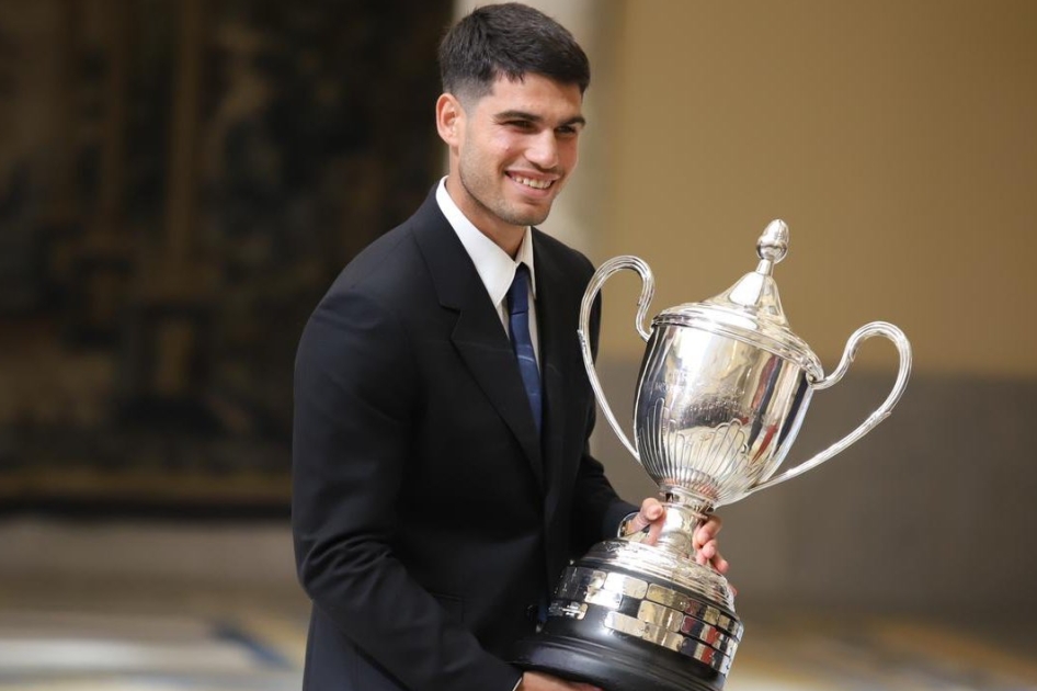 Carlos Alcaraz recibe el Premio Nacional del Deporte al mejor deportista español del año 2022 Carlos Alcaraz recibe el Premio Nacional del Deporte al mejor deportista español del año 2022
