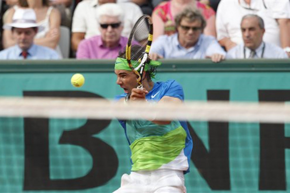 Rafa Nadal, David Ferrer, Juan Carlos Ferrero y Pere Riba avanzan en Roland Garros