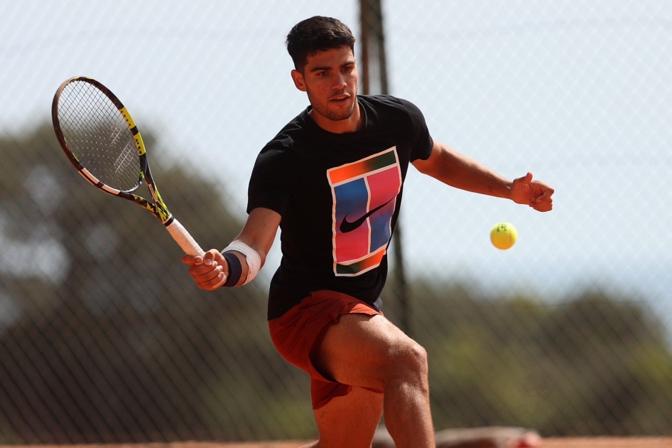 Alcaraz se baja del Masters 1000 de Montecarlo por lesión Alcaraz se baja del Masters 1000 de Montecarlo por lesión