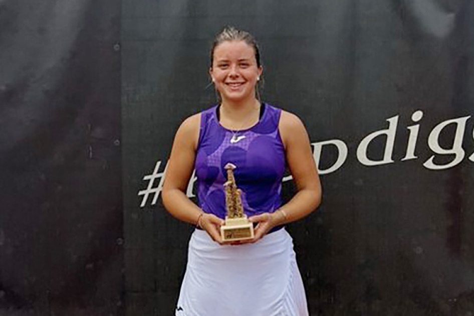 Ariana Geerlings suma su tercer título de la temporada en Serbia Ariana Geerlings suma su tercer título de la temporada en Serbia