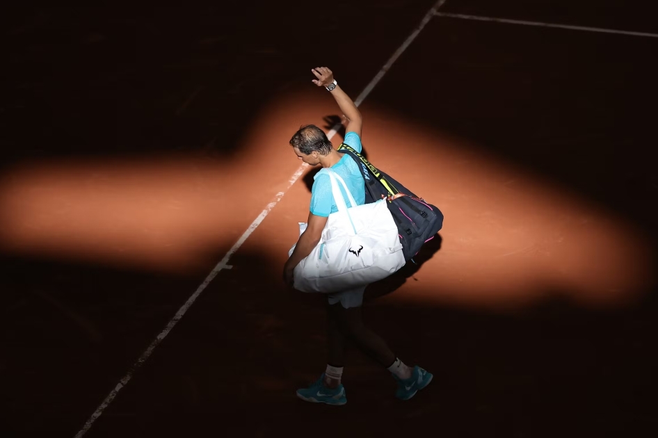 Nadal se despide de Roland Garros sin un adis definitivo
