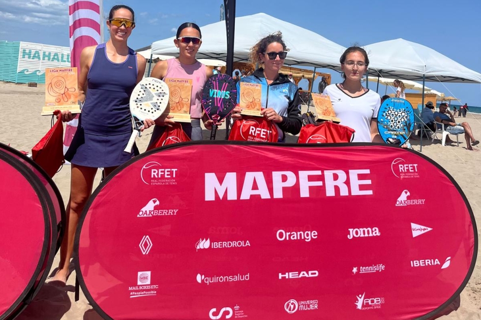 Ganadores de la tercera etapa de la Liga MAPFRE de Tenis Playa by Oakberry en Castellón Ganadores de la tercera etapa de la Liga MAPFRE de Tenis Playa by Oakberry en Castellón
