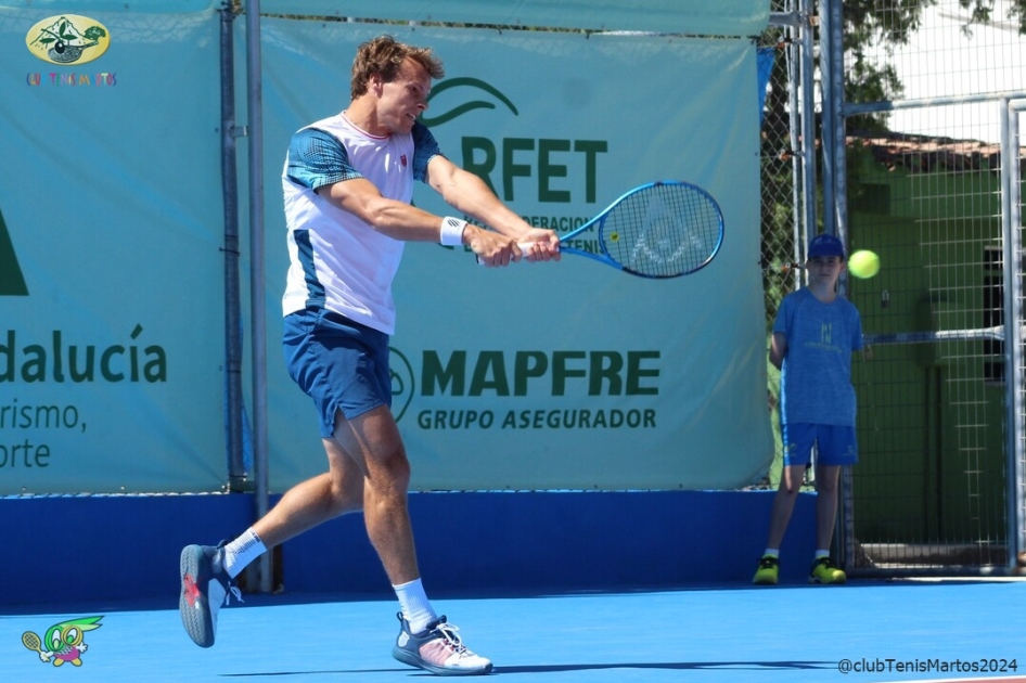 El internacional de Martos acaba en manos del belga Michal Geerts