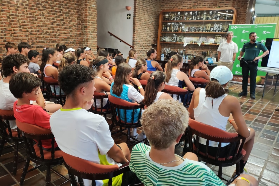 Charla sobre 'Integridad en el Tenis' con motivo del Campeonato de Espaa Infantil en Valencia