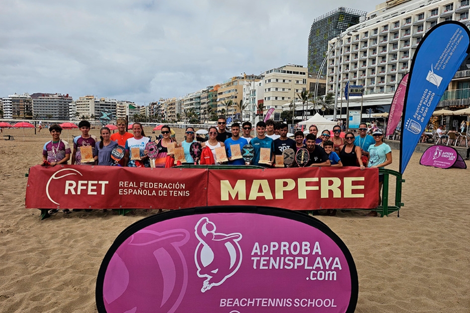 Ganadores de la Liga MAPFRE de Tenis Playa by Oakberry de Gran Canaria Ganadores de la Liga MAPFRE de Tenis Playa by Oakberry de Gran Canaria