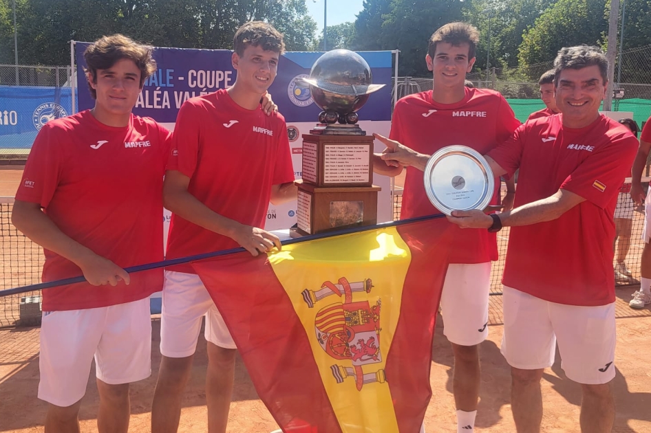 La Seleccin Espaola MAPFRE jnior masculina se proclama Campeona de Europa y la femenina subcampeona