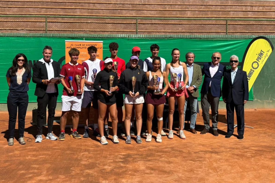 Xavi Palomar gana en el júnior de Majadahonda donde Marcos Castro y Gabriela Paun son finalistas Xavi Palomar gana en el júnior de Majadahonda donde Marcos Castro y Gabriela Paun son finalistas