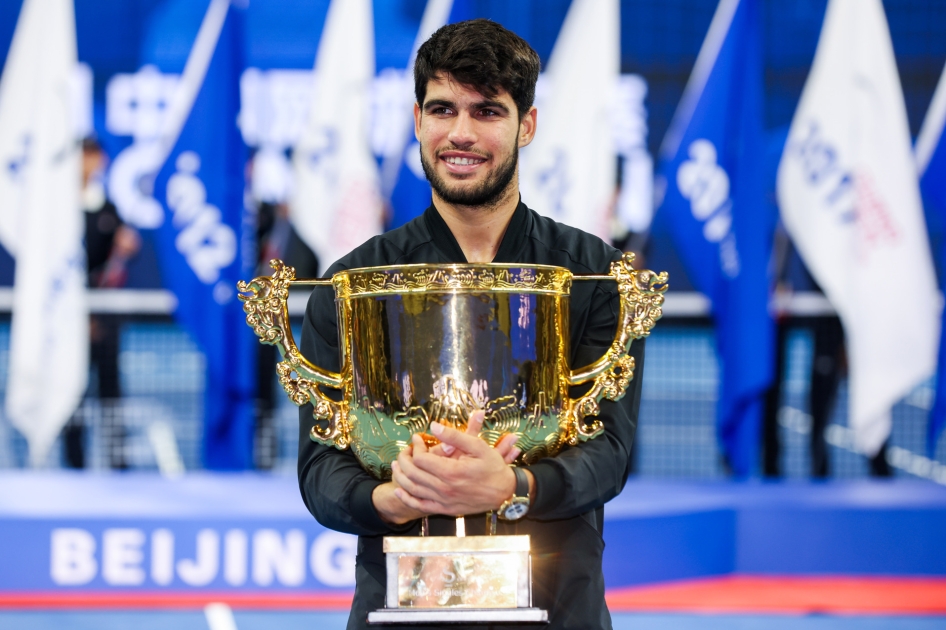 Alcaraz destrona a Sinner en Pekn tras una pica final
