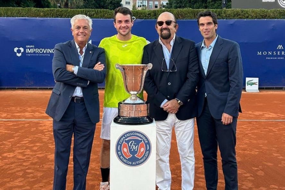 Pedro Martínez gana el ATP Challenger de Valencia e irrumpe por primera vez en el Top-40 mundial Pedro Martínez gana el ATP Challenger de Valencia e irrumpe por primera vez en el Top-40 mundial