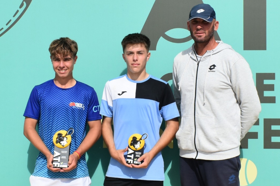 Xavier Palomar supera a Pablo Pérez Navarro en al final del júnior de La Nucía Xavier Palomar supera a Pablo Pérez Navarro en al final del júnior de La Nucía