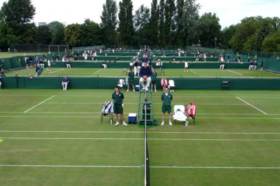 Guillermo Alcaide y Nuria Llagostera superan la fase previa en Wimbledon