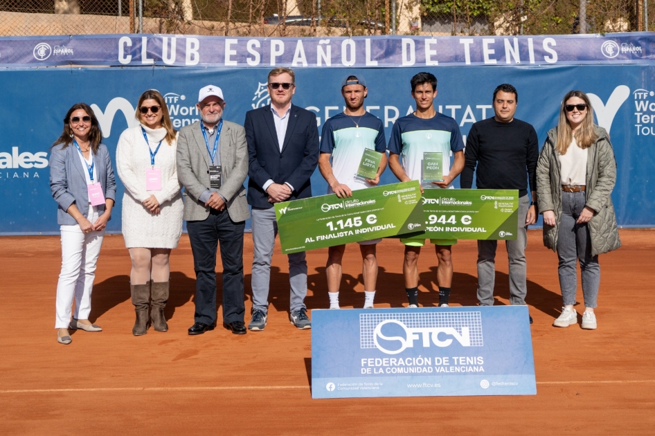 Carlos Sánchez Jover gana en Rocafort tras la retirada en la final de Max Alcalá Carlos Sánchez Jover gana en Rocafort tras la retirada en la final de Max Alcalá