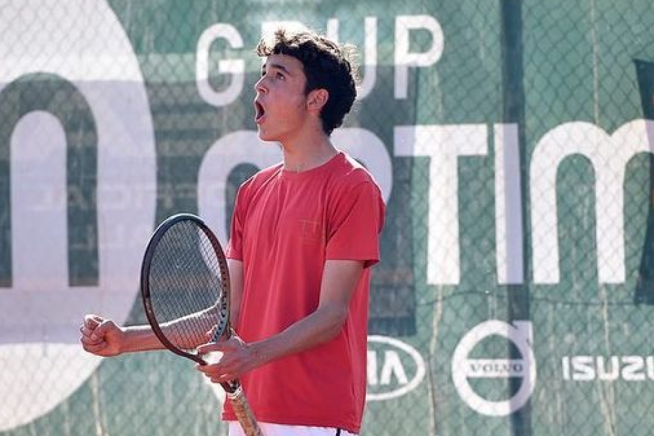 Yago Castellanos gana el internacional júnior de Girona donde Marina Quesada es finalista Yago Castellanos gana el internacional júnior de Girona donde Marina Quesada es finalista