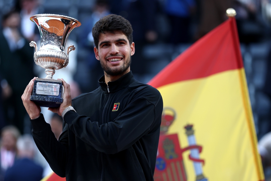 Alcaraz pone Roma a sus pies en una gran final ante Sinner Alcaraz pone Roma a sus pies en una gran final ante Sinner