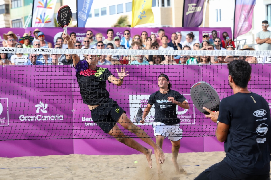 Antomi Ramos y Ariadna Costa, finalistas en la prueba mixta del Sand Series Classic de Gran Canaria