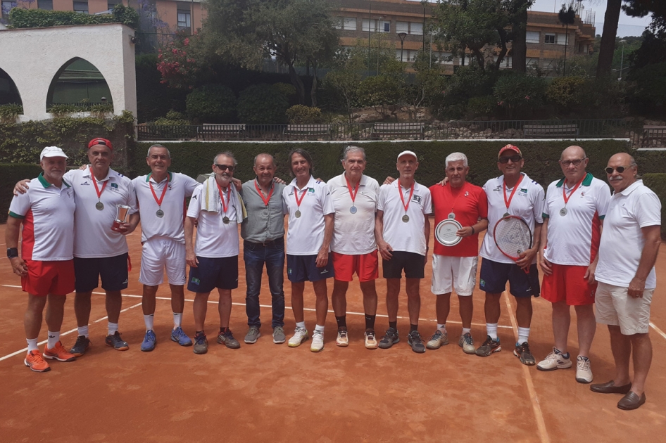 EL CC Villa de Madrid reedita su título masculino +65 ante el CT de La Salut 1902 EL CC Villa de Madrid reedita su título masculino +65 ante el CT de La Salut 1902