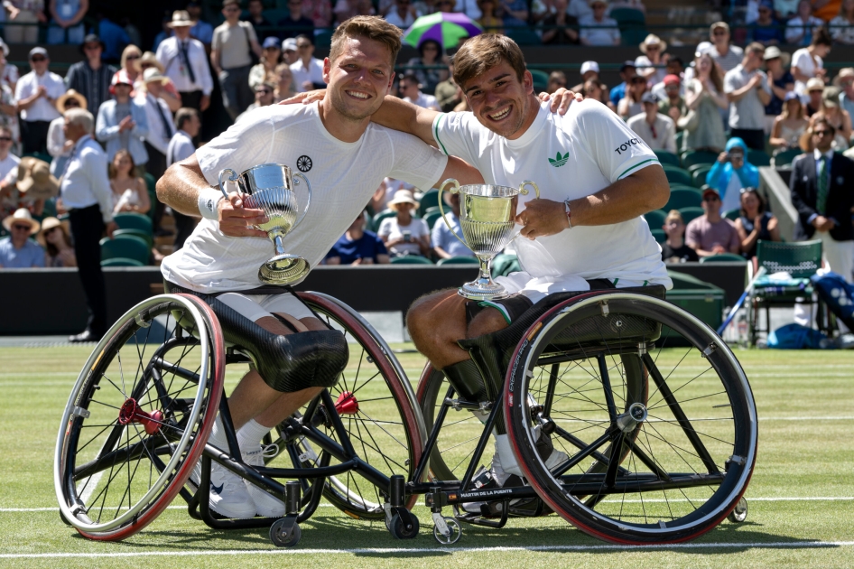 Martín de la Puente vuelve a hacer historia con el título de dobles en Wimbledon Martín de la Puente vuelve a hacer historia con el título de dobles en Wimbledon