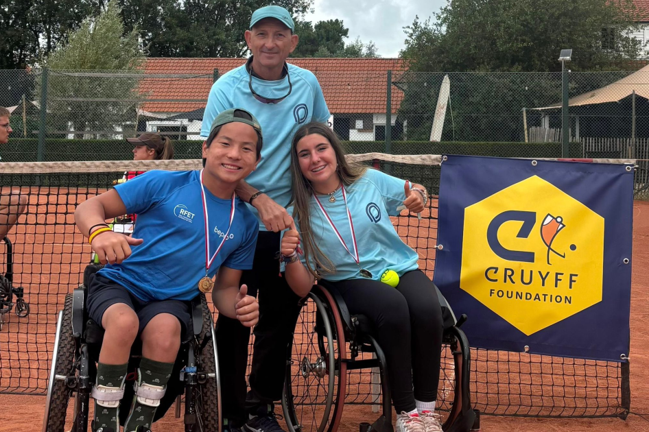 La RFET participa en el Johan Cruyff Foundation European Junior Camp con Sam Gómez y Carmen Lobo La RFET participa en el Johan Cruyff Foundation European Junior Camp con Sam Gómez y Carmen Lobo