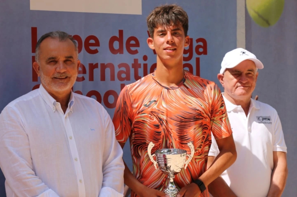 Triunfo de Hugo Tomás sobre Aleix Galindo y final de Yaiza Bordería en el júnior de Benidorm Triunfo de Hugo Tomás sobre Aleix Galindo y final de Yaiza Bordería en el júnior de Benidorm