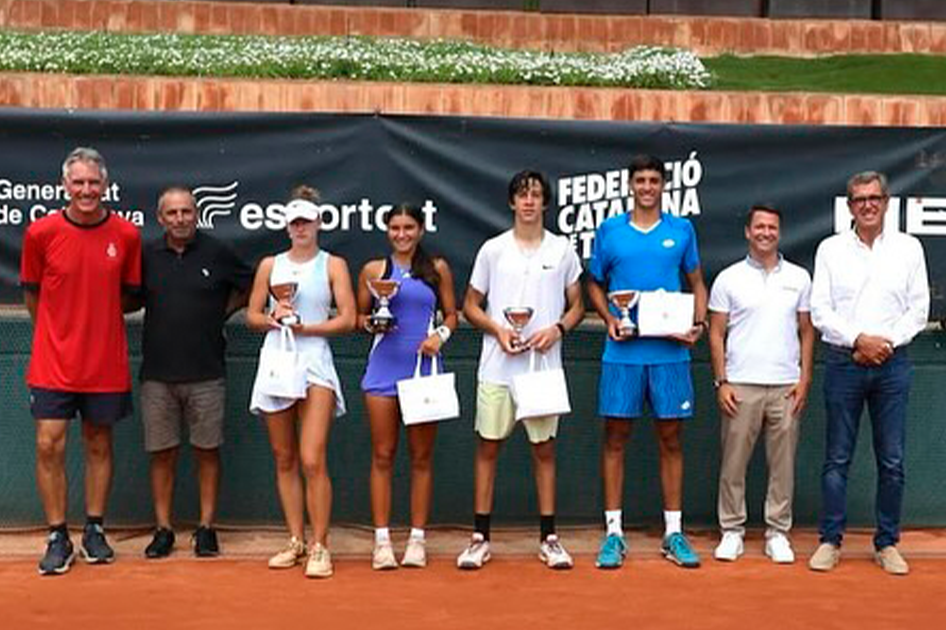 Alberto Pulido impone su ley en Barcelona y levanta su primer J100 Alberto Pulido impone su ley en Barcelona y levanta su primer J100