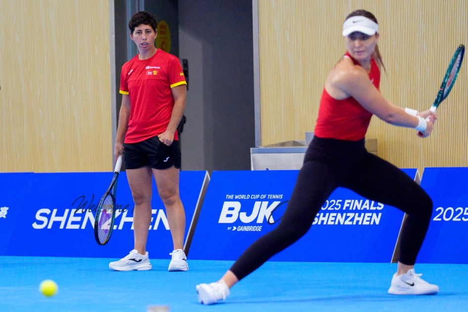 La Selección Española Iberdrola de Tenis ya está en Shenzhen para las Finales de la BJKC La Selección Española Iberdrola de Tenis ya está en Shenzhen para las Finales de la BJKC