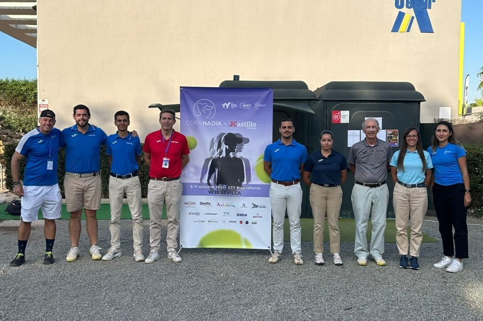 Equipo arbitral en el ITF femenino de Sevilla Equipo arbitral en el ITF femenino de Sevilla