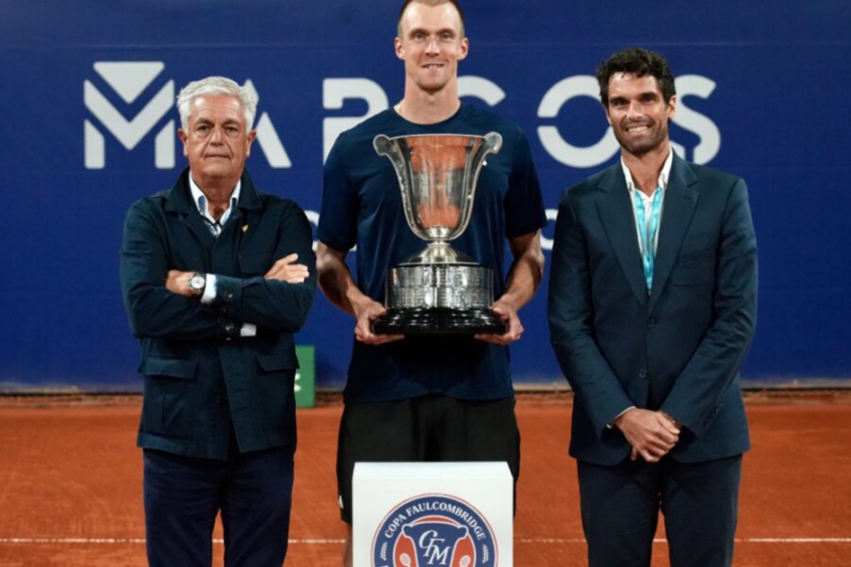 La Copa Faulcombridge de Valencia corona al britnico Choinski tras una doble sesin de domingo