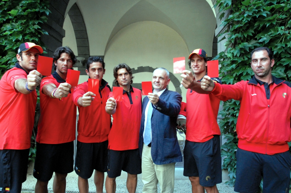 La Seleccin Espaola Mapfre de Tenis saca tarjeta roja al maltrato