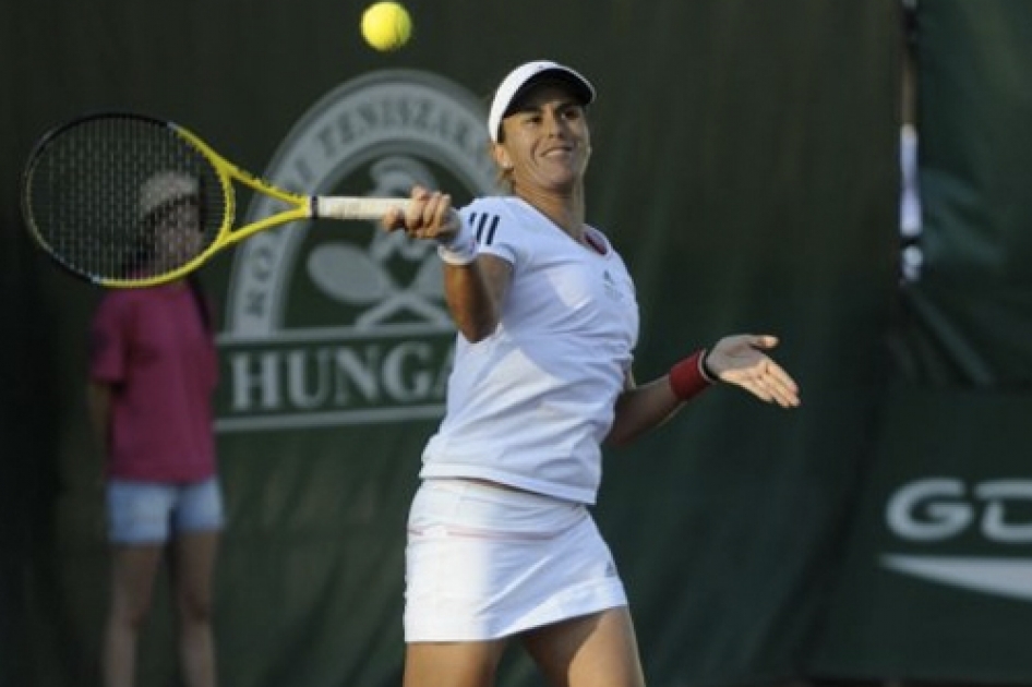 Medina jugará los cuartos en Budapest pero Parra queda fuera de las semifinales en Bastad Medina jugará los cuartos en Budapest pero Parra queda fuera de las semifinales en Bastad
